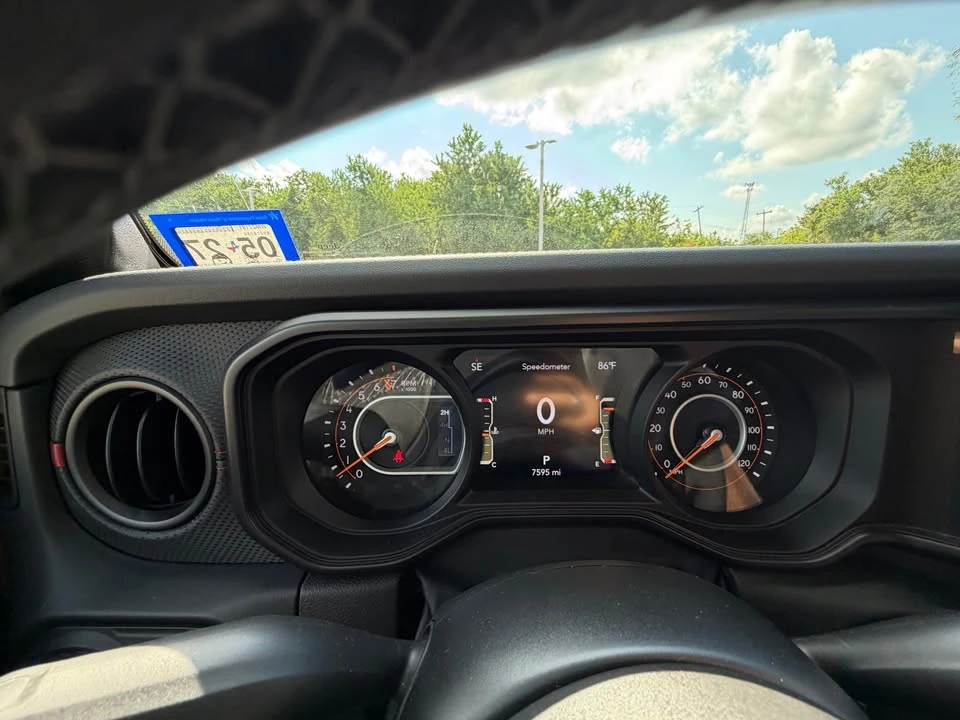 2025 Jeep JT Gladiator - Image 18 of 20
