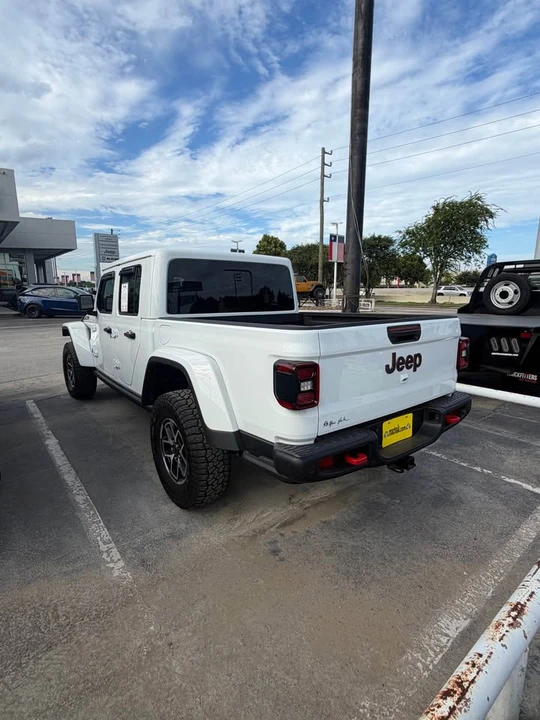 2025 Jeep JT Gladiator - Image 8 of 8
