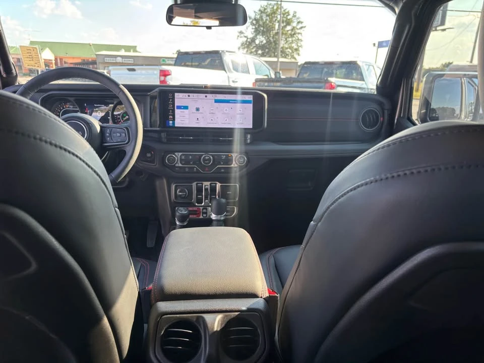 2025 Jeep JT Gladiator - Image 14 of 18