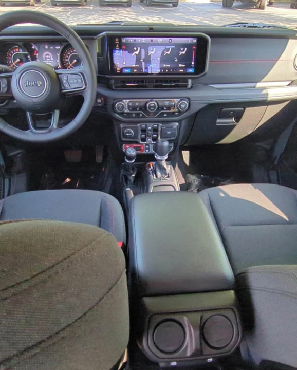 2025 Jeep JT Gladiator - Image 4 of 6