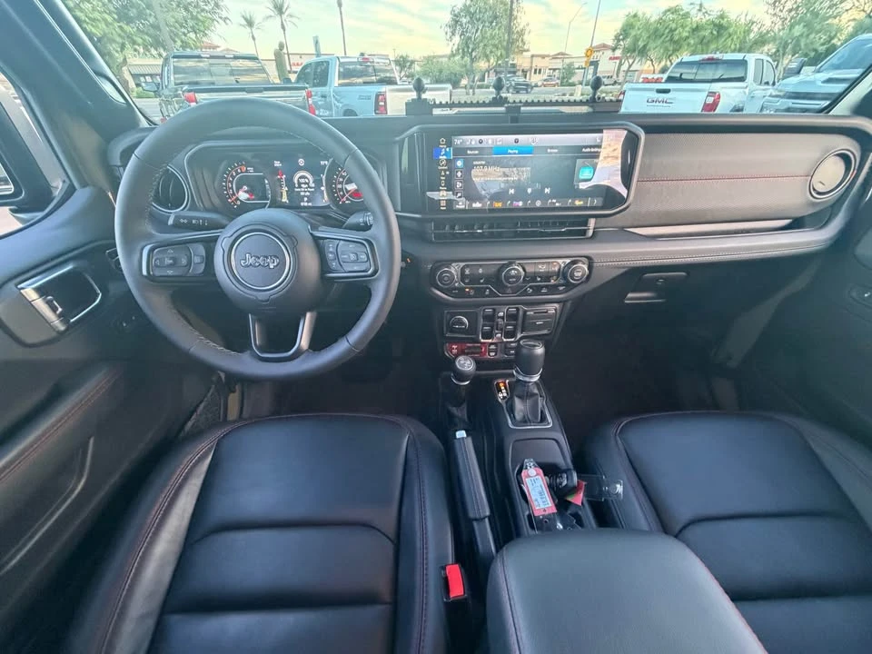 2025 Jeep JT Gladiator - Image 14 of 20