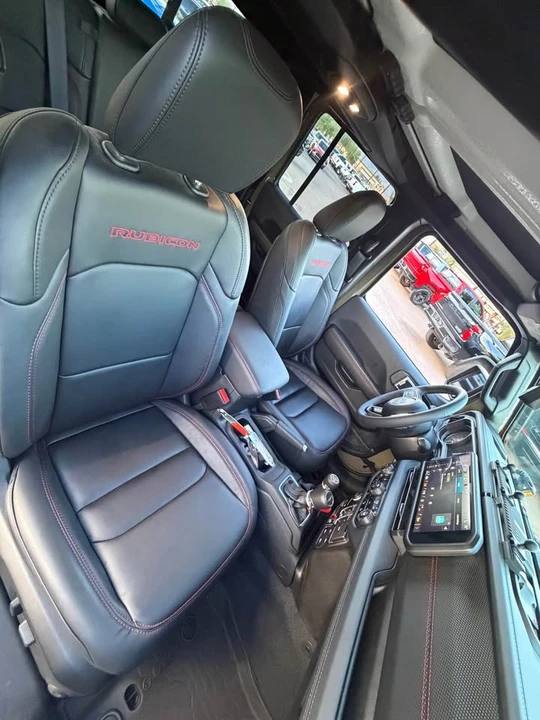 2025 Jeep JT Gladiator - Image 16 of 20