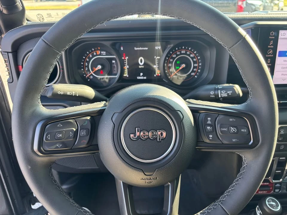 2025 Jeep JT Gladiator - Image 11 of 18