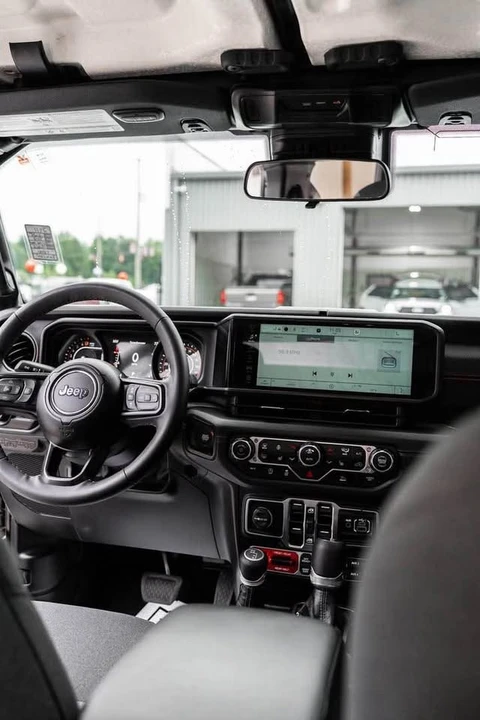 2025 Jeep JT Gladiator - Image 8 of 20