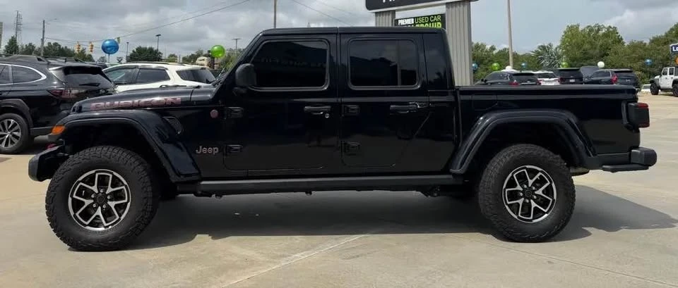 2025 Jeep JT Gladiator - Image 2 of 20