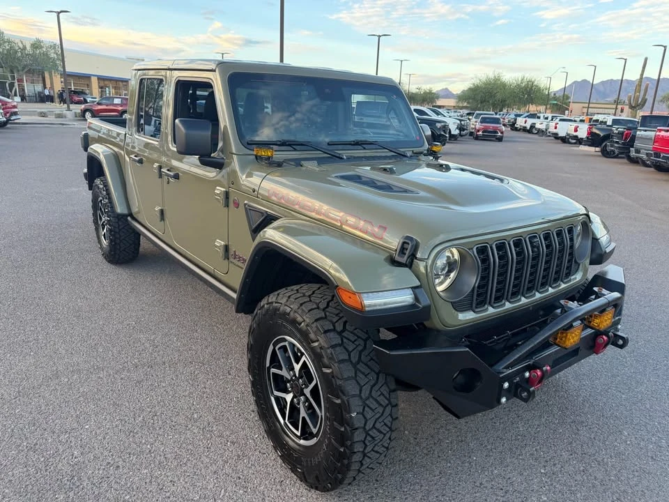 2025 Jeep JT Gladiator - Image 10 of 20