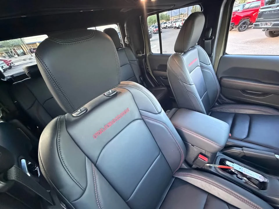 2025 Jeep JT Gladiator - Image 18 of 20