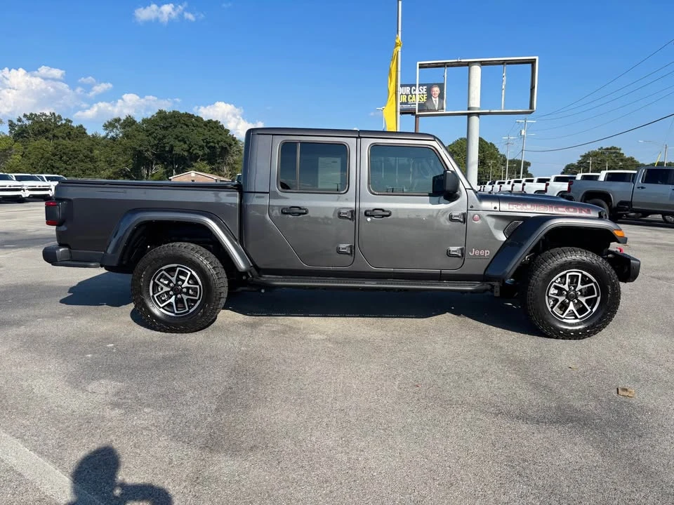 2025 Jeep JT Gladiator - Image 7 of 18