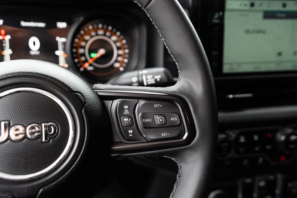 2025 Jeep JT Gladiator - Image 10 of 20