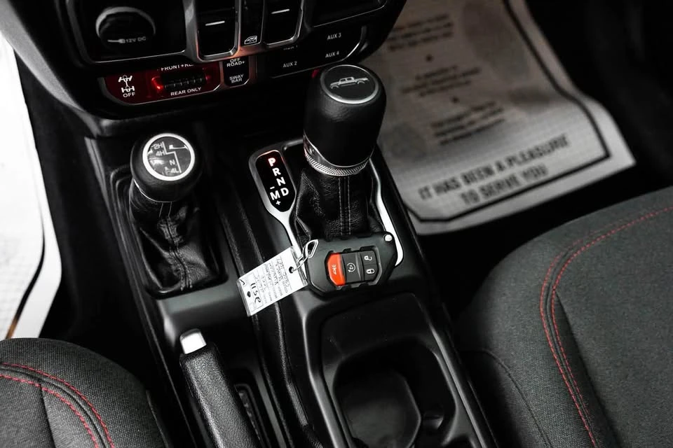 2025 Jeep JT Gladiator - Image 19 of 20