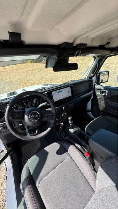 2025 Jeep JT Gladiator - Image 6 of 7