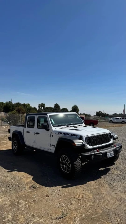 2025 Jeep JT Gladiator - Image 4 of 7