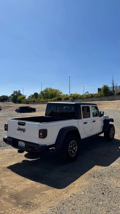 2025 Jeep JT Gladiator - Image 3 of 7