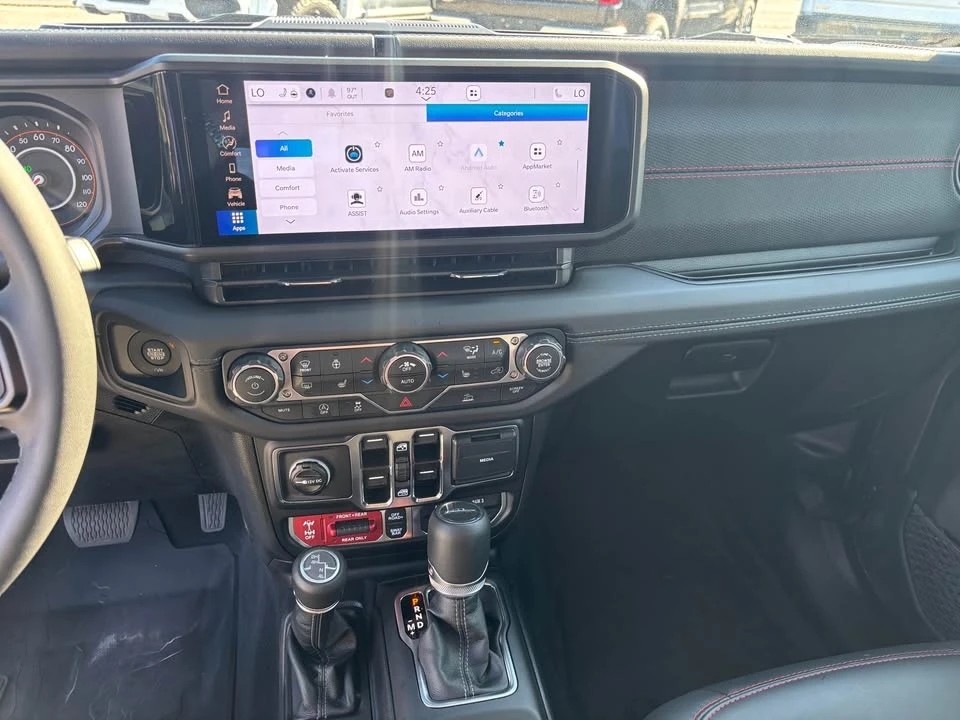 2025 Jeep JT Gladiator - Image 12 of 18