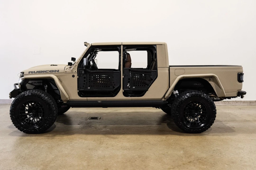 2025 Jeep JT Gladiator - Image 11 of 12