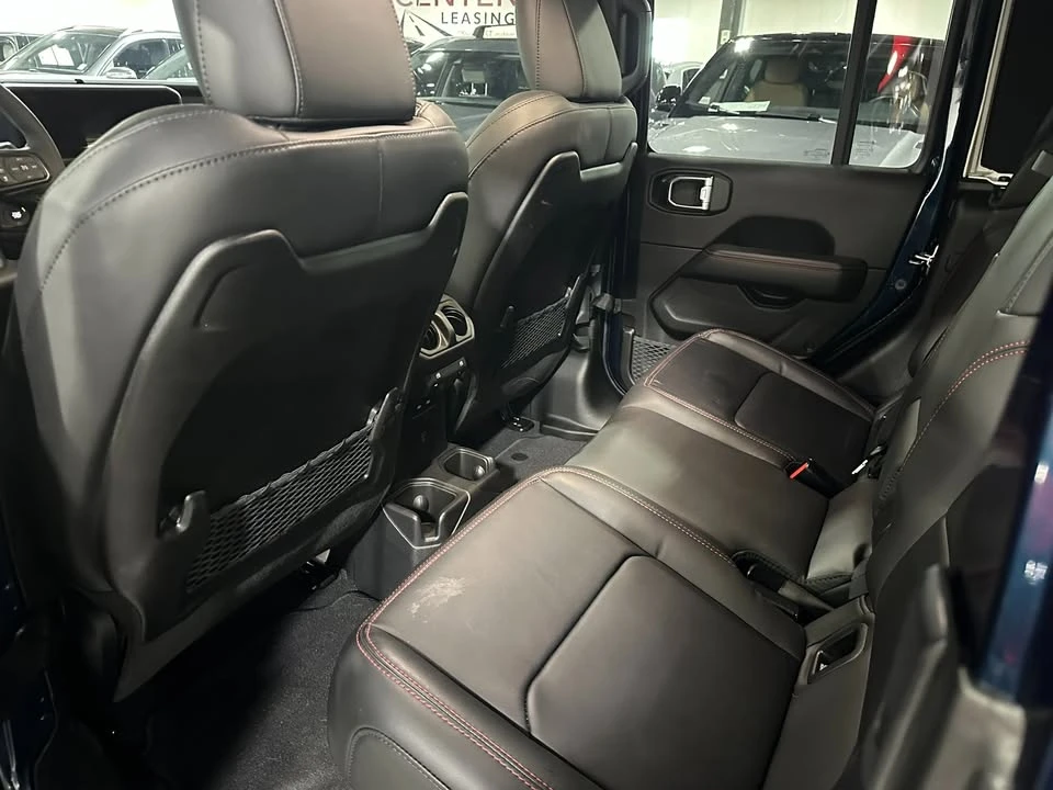 2025 Jeep JT Gladiator - Image 11 of 14