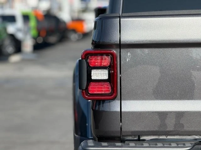 2025 Jeep JT Gladiator - Image 8 of 12