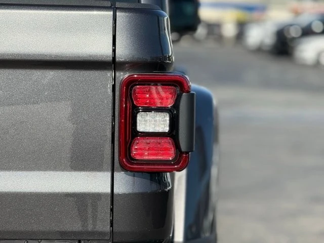 2025 Jeep JT Gladiator - Image 10 of 12