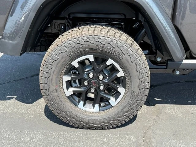 2025 Jeep JT Gladiator - Image 10 of 12