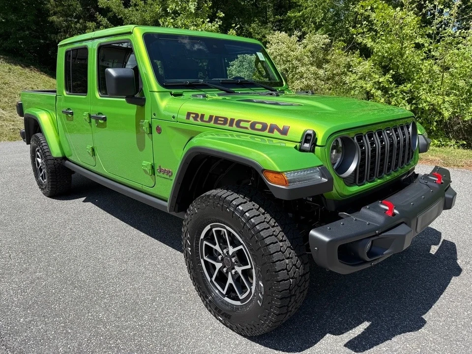 2025 Jeep JT Gladiator - Image 5 of 21
