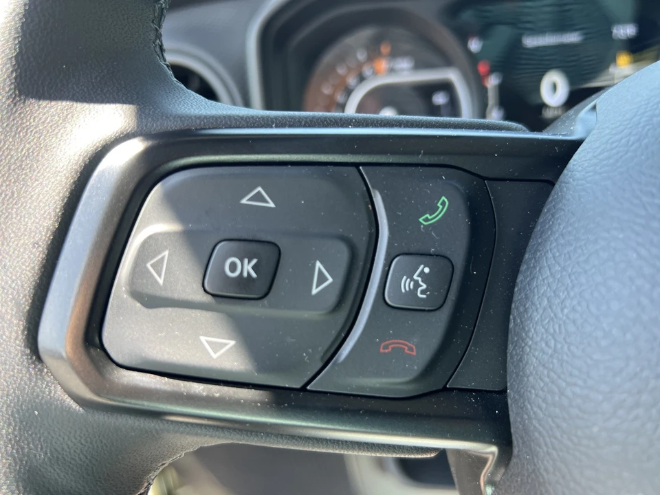 2025 Jeep JT Gladiator - Image 26 of 31