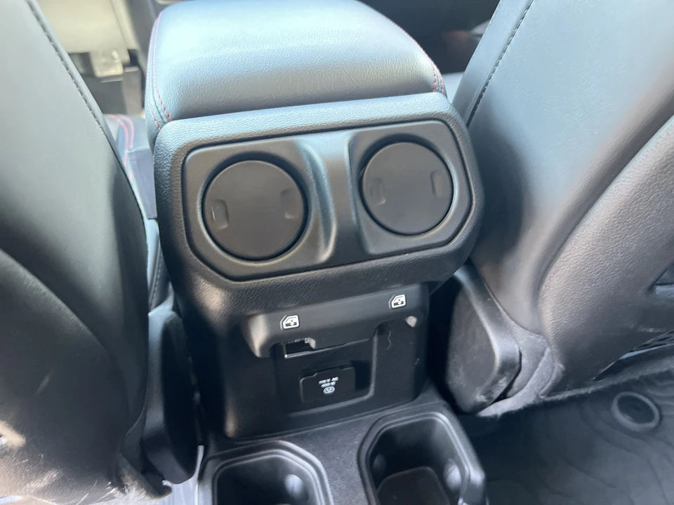 2025 Jeep JT Gladiator - Image 18 of 31