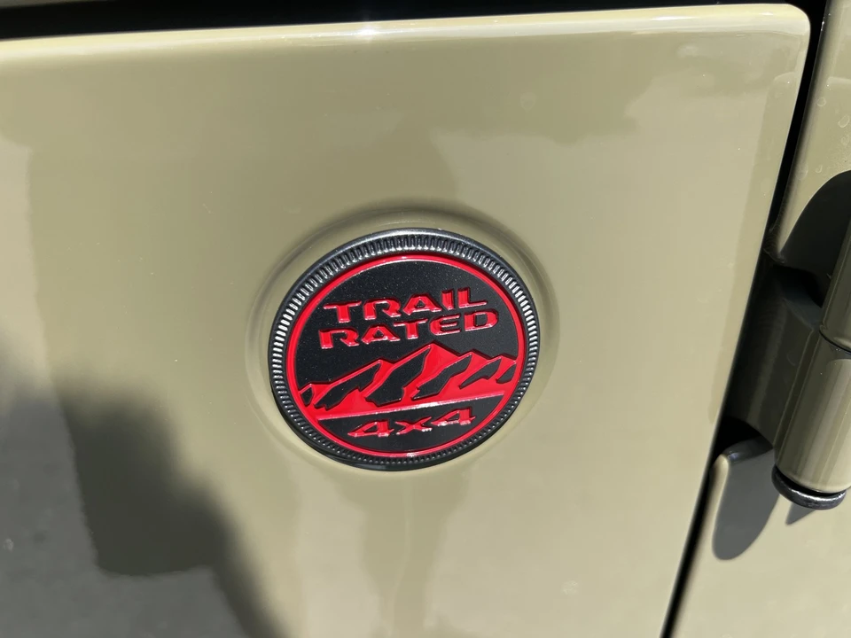 2025 Jeep JT Gladiator - Image 10 of 31