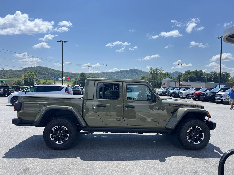 2025 Jeep JT Gladiator - Image 4 of 31