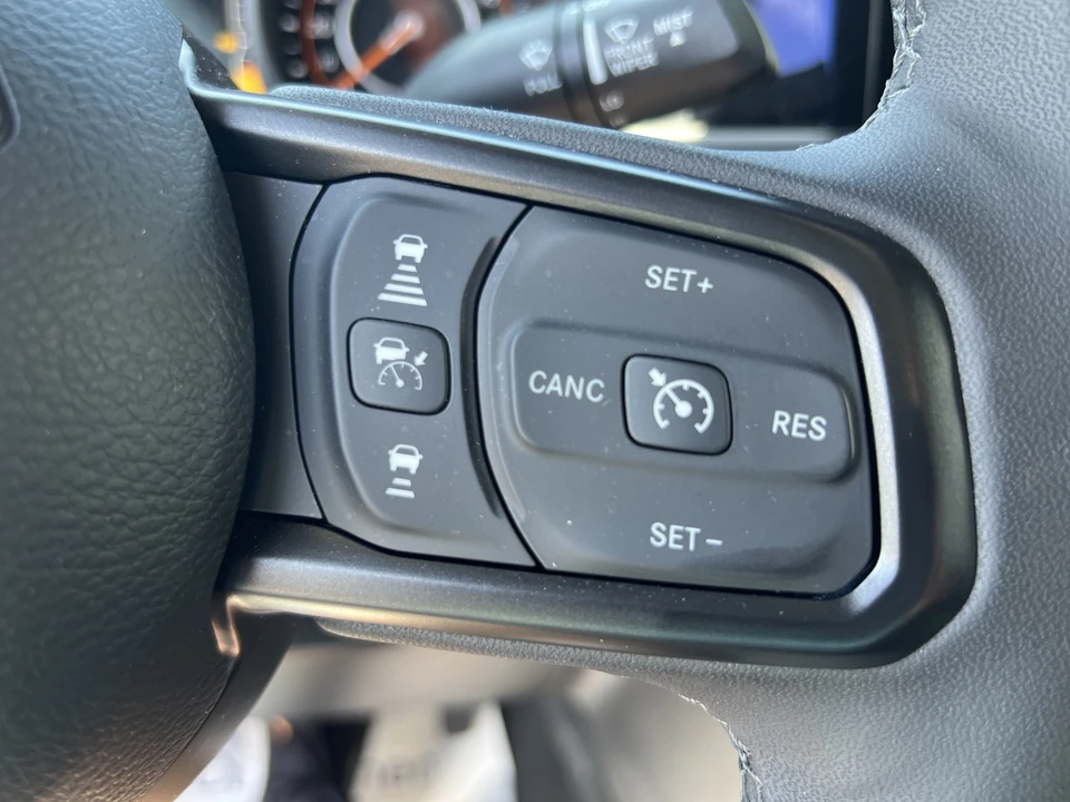 2025 Jeep JT Gladiator - Image 20 of 31
