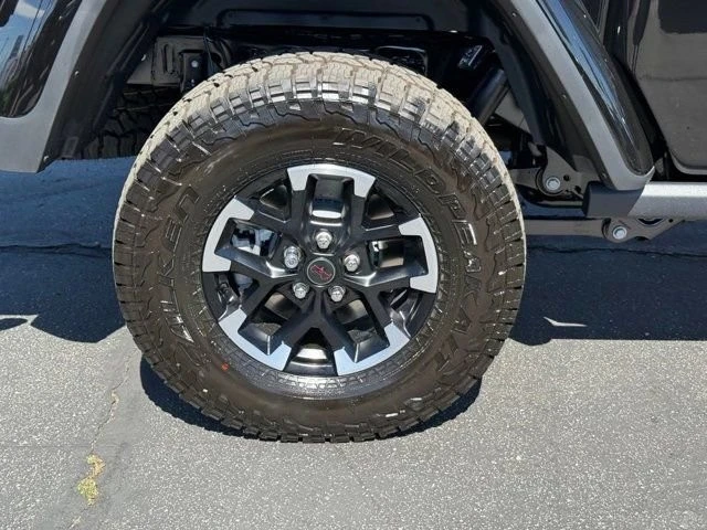 2025 Jeep JT Gladiator - Image 10 of 12