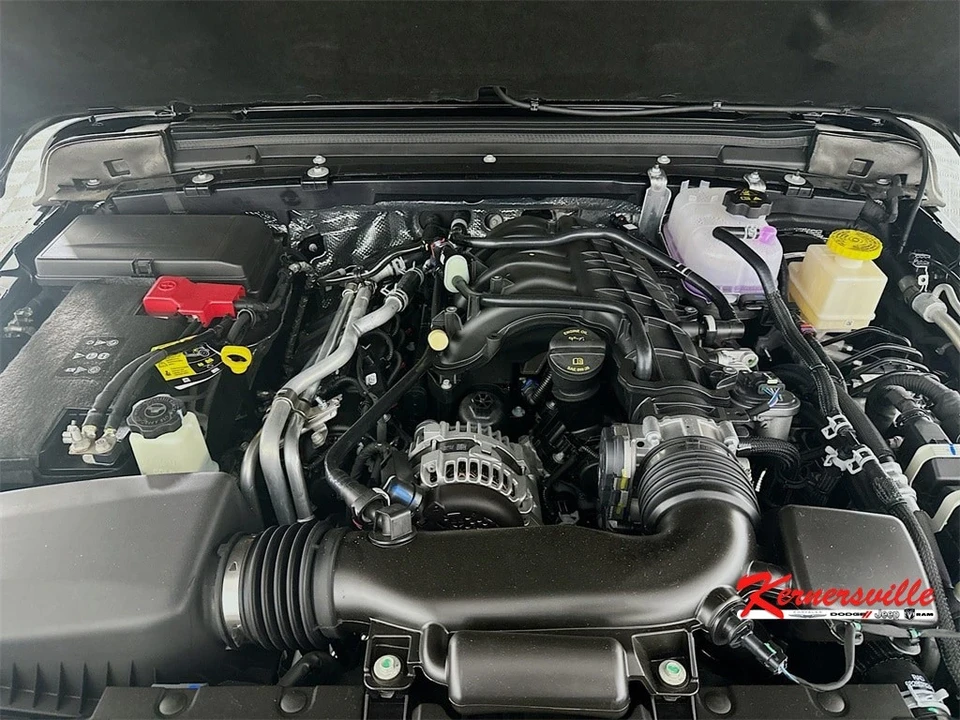 2025 Jeep JT Gladiator - Image 18 of 21