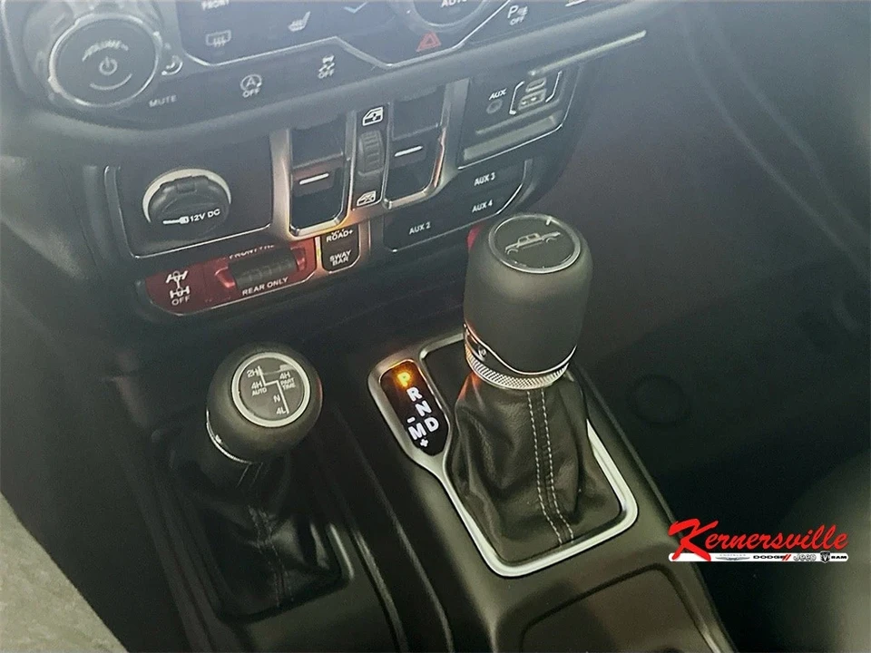2025 Jeep JT Gladiator - Image 12 of 21