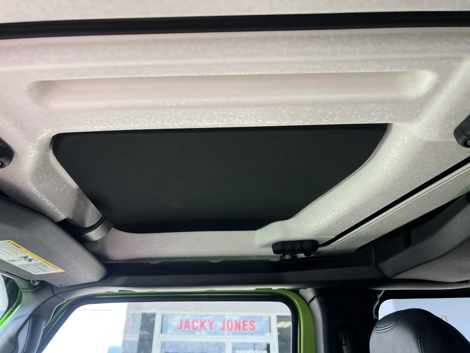 2025 Jeep JT Gladiator - Image 2 of 31
