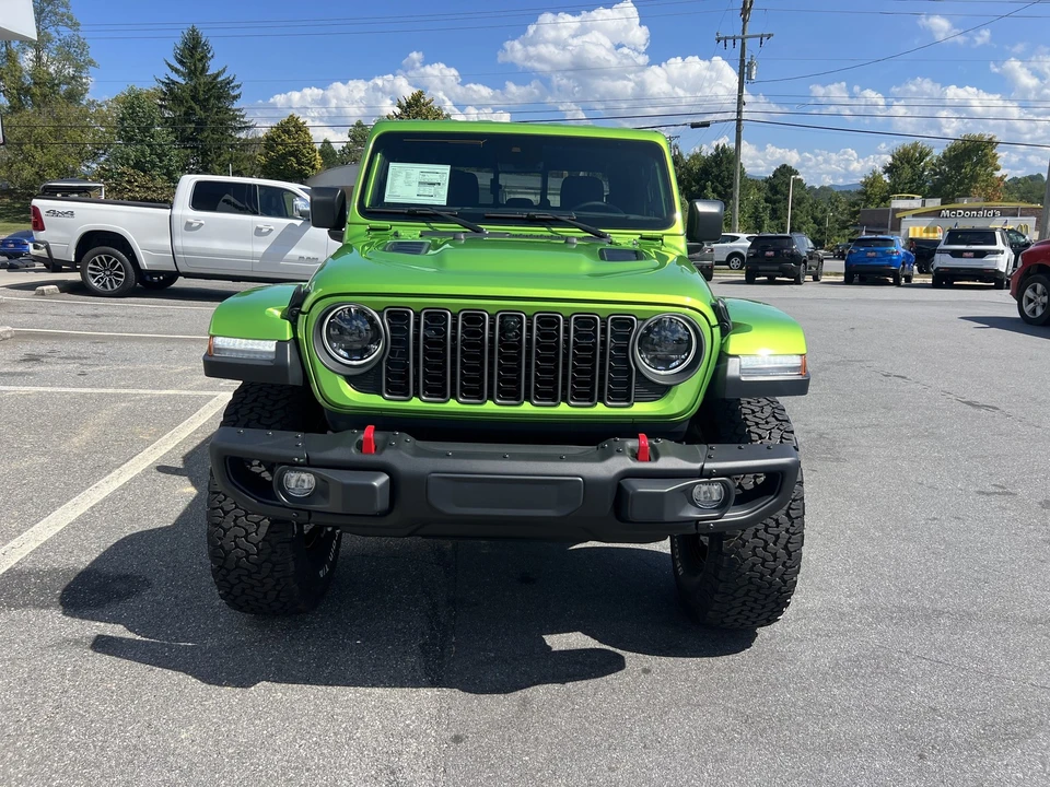 2025 Jeep JT Gladiator - Image 8 of 31