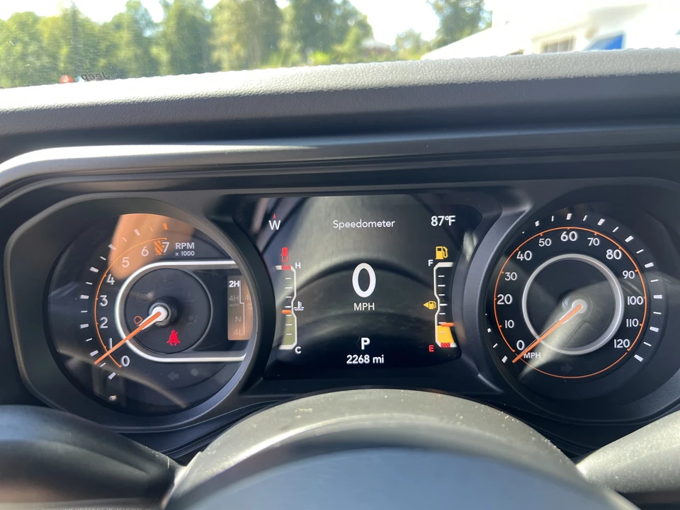 2025 Jeep JT Gladiator - Image 28 of 31