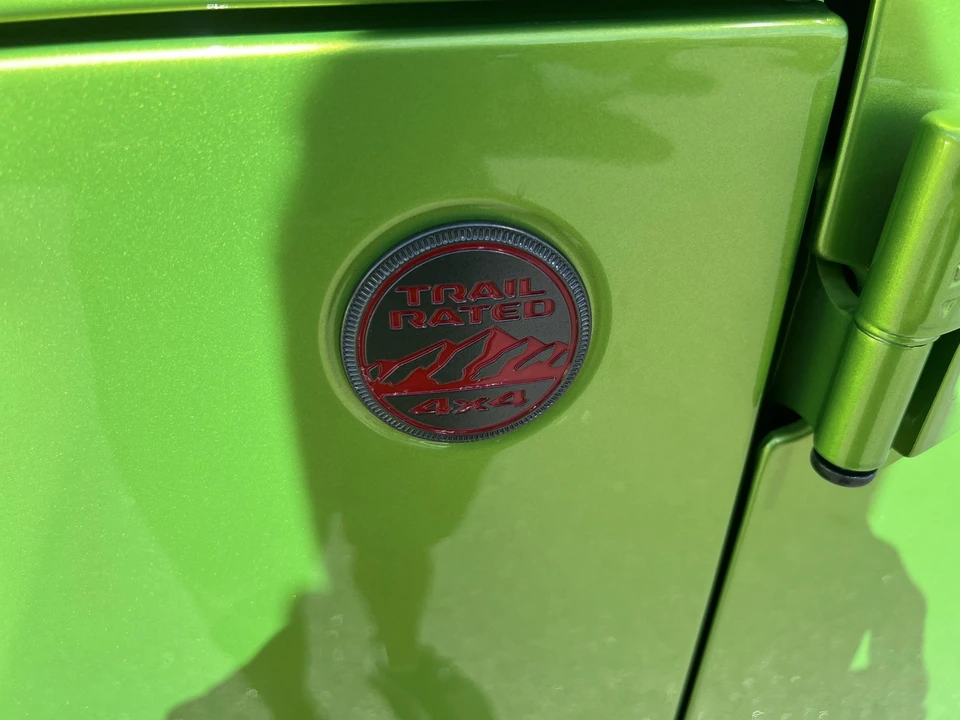2025 Jeep JT Gladiator - Image 11 of 31