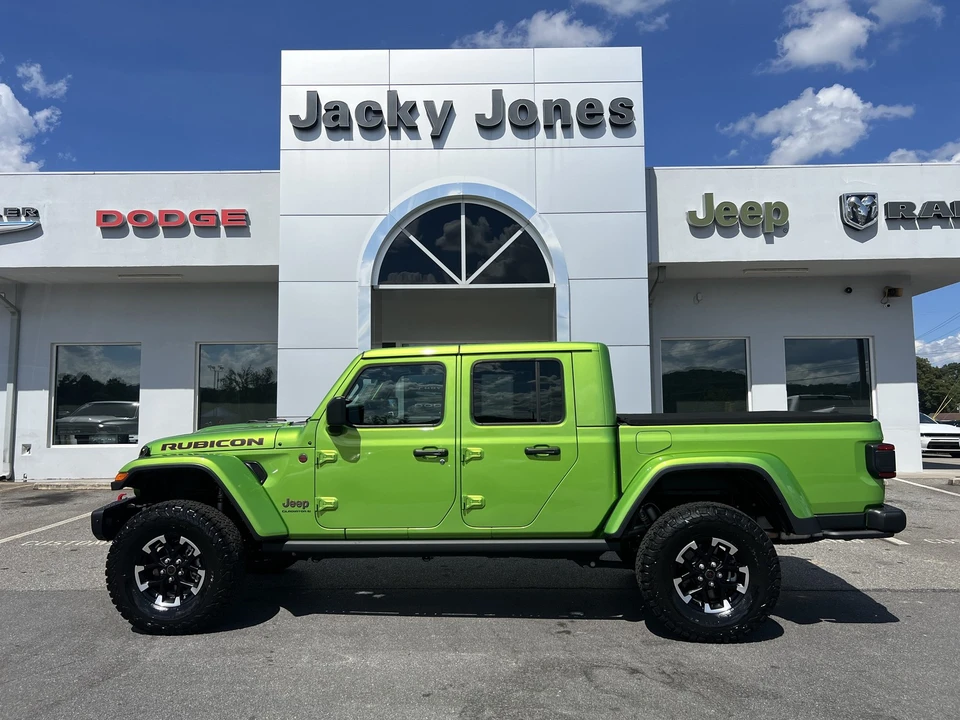 2025 Jeep JT Gladiator - Image 3 of 31