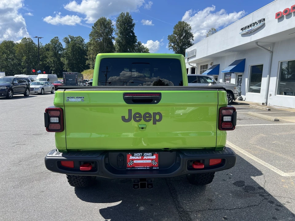 2025 Jeep JT Gladiator - Image 4 of 31