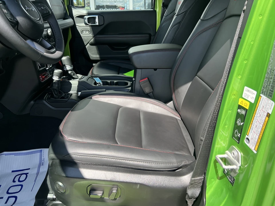 2025 Jeep JT Gladiator - Image 19 of 31