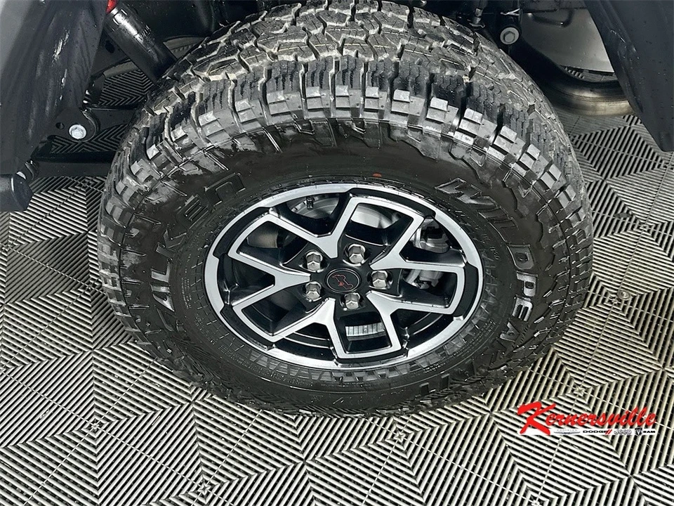 2025 Jeep JT Gladiator - Image 17 of 21