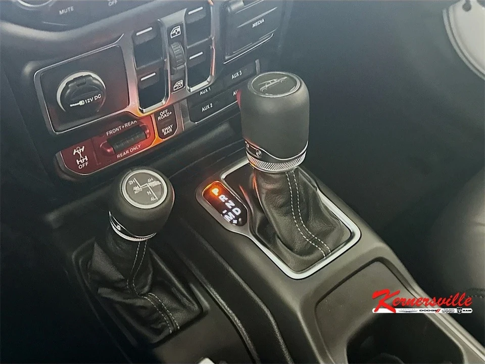 2025 Jeep JT Gladiator - Image 12 of 21
