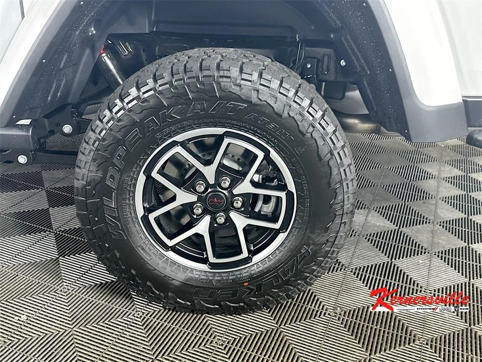 2025 Jeep JT Gladiator - Image 17 of 21
