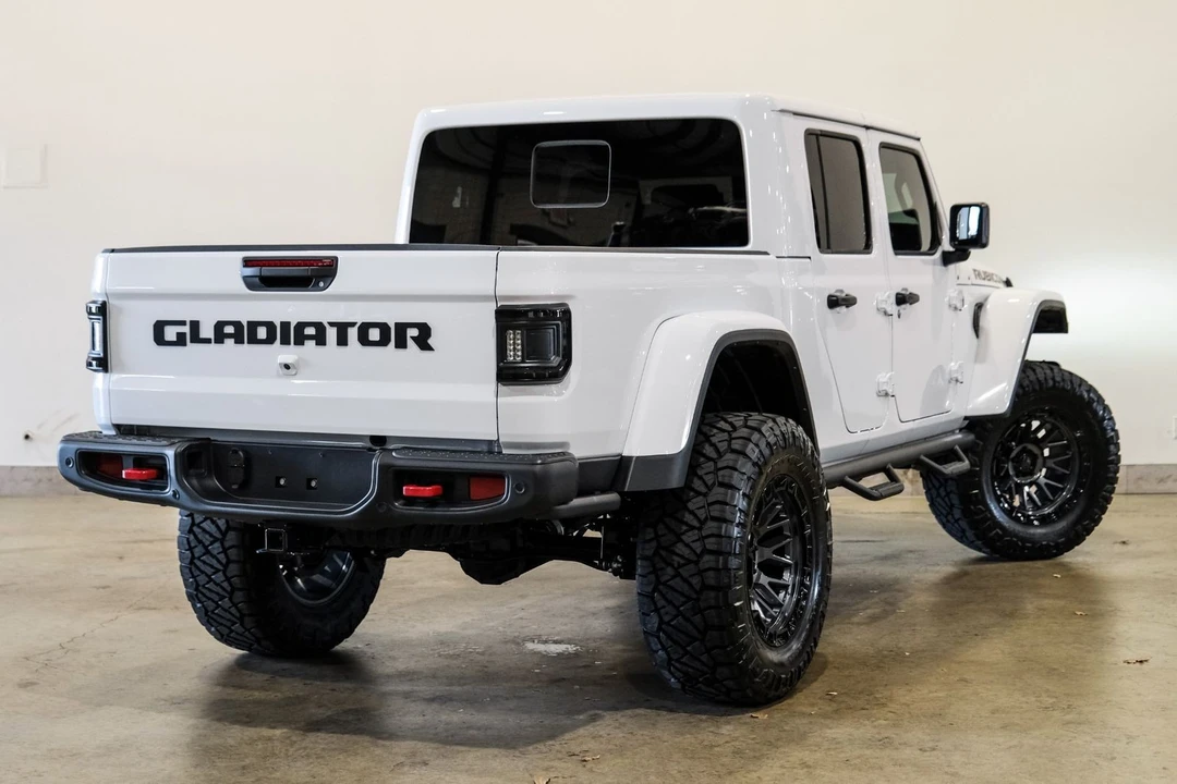 2025 Jeep JT Gladiator - Image 5 of 12