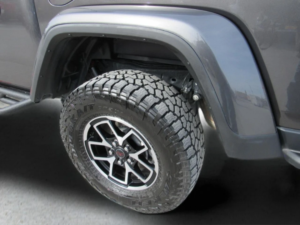 2025 Jeep JT Gladiator - Image 4 of 12