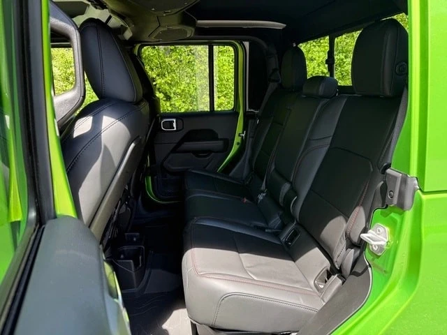2025 Jeep JT Gladiator - Image 16 of 21