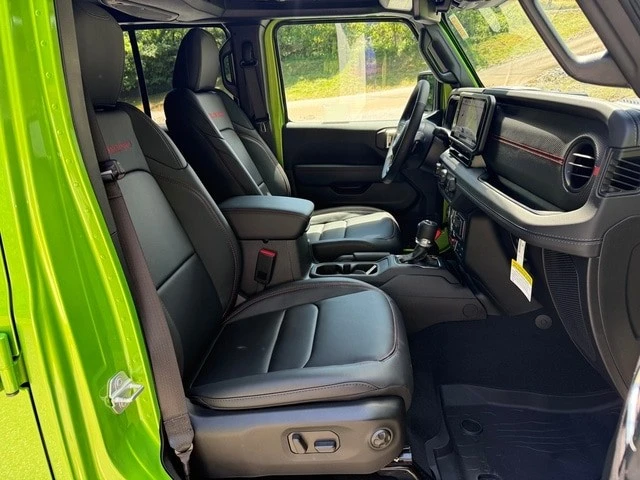 2025 Jeep JT Gladiator - Image 20 of 21