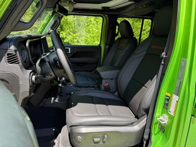 2025 Jeep JT Gladiator - Image 13 of 21
