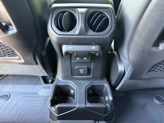 2025 Jeep JT Gladiator - Image 17 of 21