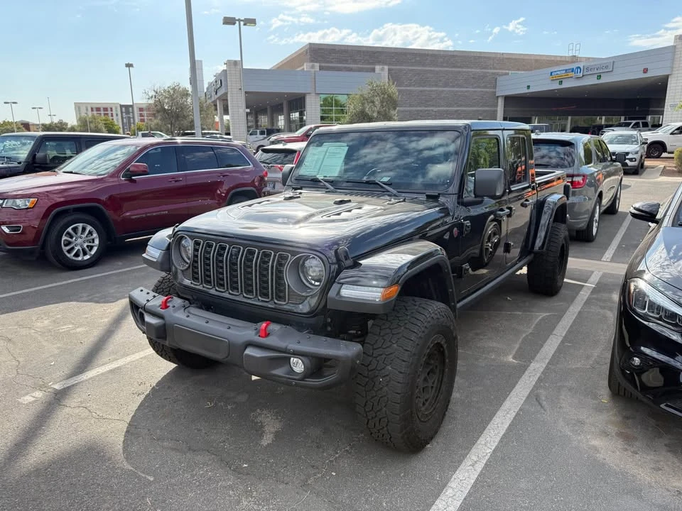 2025 Jeep JT Gladiator - Image 2 of 11