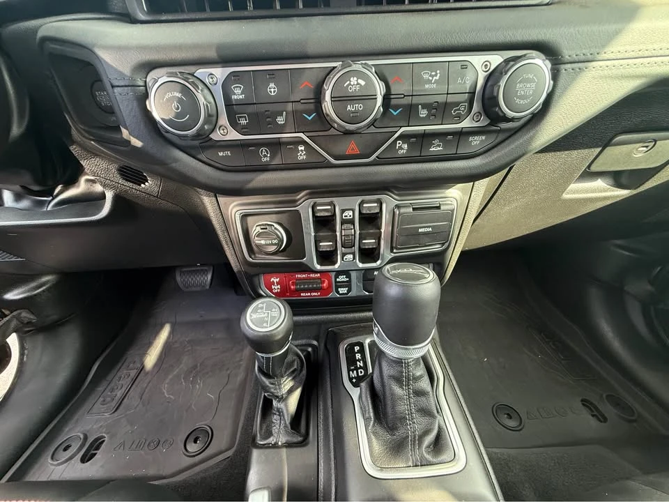 2025 Jeep JT Gladiator - Image 10 of 11
